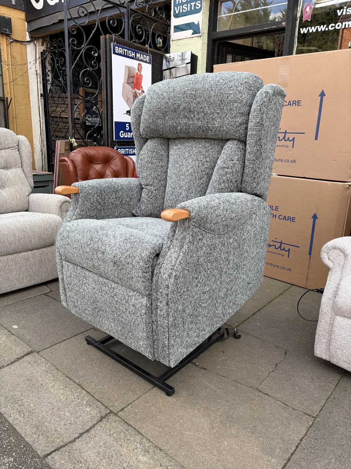 Celebrity Canterbury Large Size Cloud Zero Triple Motor Riser Recliner with Adjustable Headrest and Adjustable Lumbar Support in Luna Peacock — photograph 1