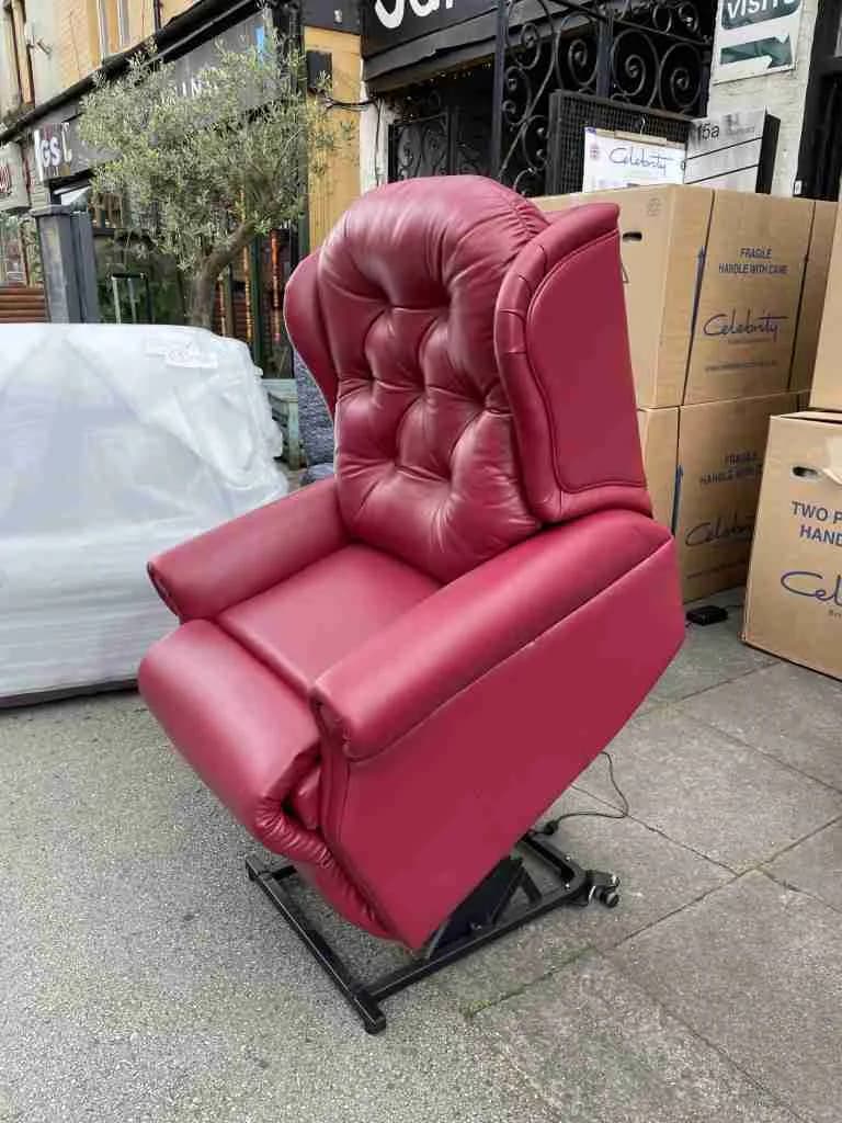 Woburn Petite Dual Motor Riser Recliner in Leather LENA — photograph 1