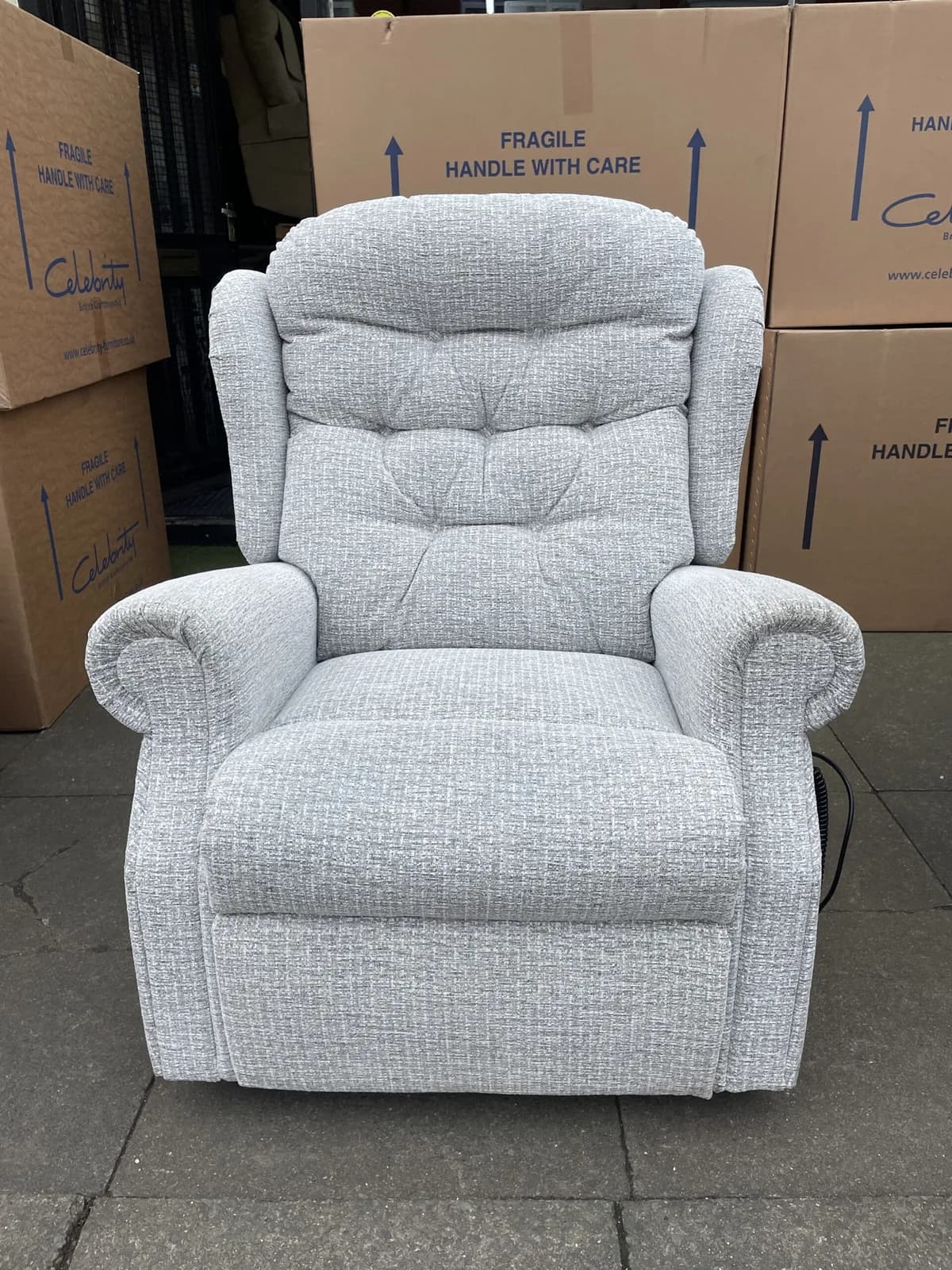 Celebrity Woburn Large Triple Motor CLOUD Riser Recliner with Adjustable Headrest in Byron Expresso — photograph 1