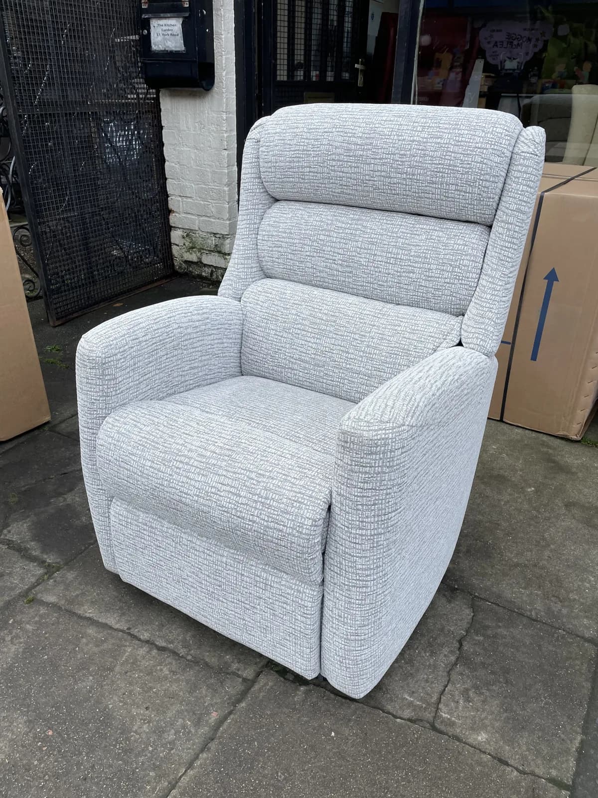 Celebrity Somersby Standard Chair in Esker Pebble — photograph 1