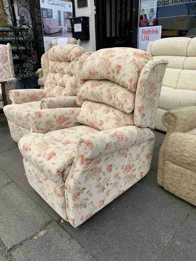 Celebrity Dorchester Manual Recliner Chair in Phoenix Rose — photograph 1