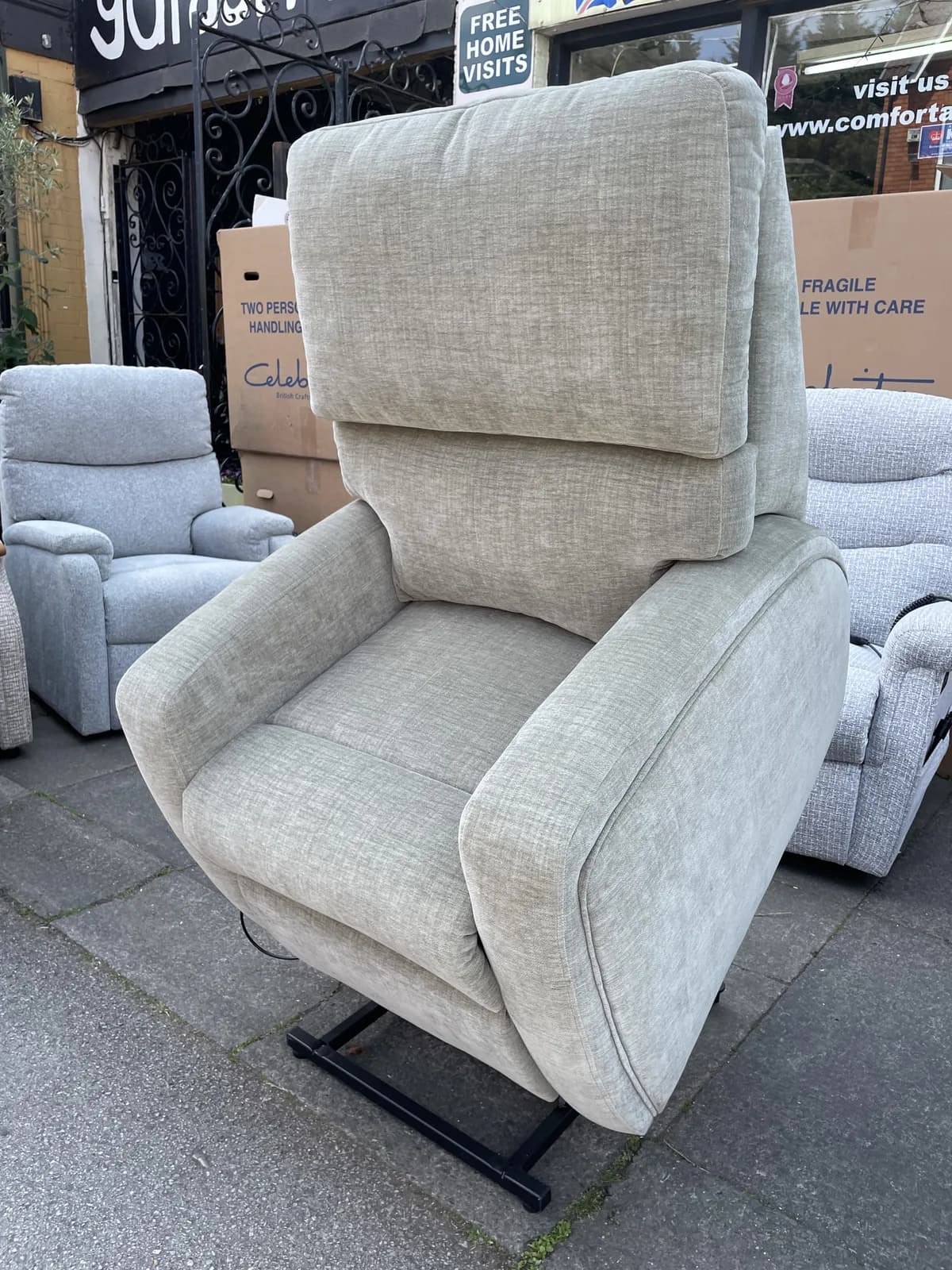 Celebrity Southwell Dual Motor Riser Recliner Petite Size in Sage Green — photograph 1