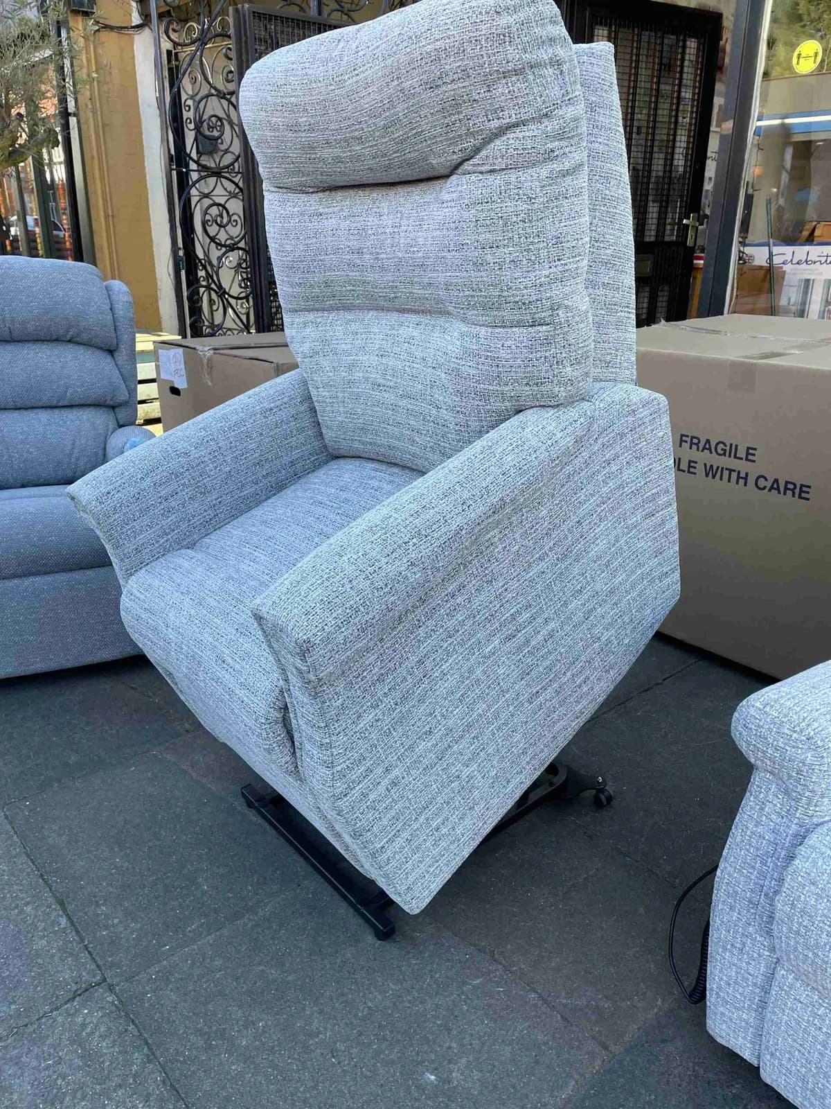 Celebrity Sandhurst Large Riser Recliner in Lintel Moonstone — photograph 1