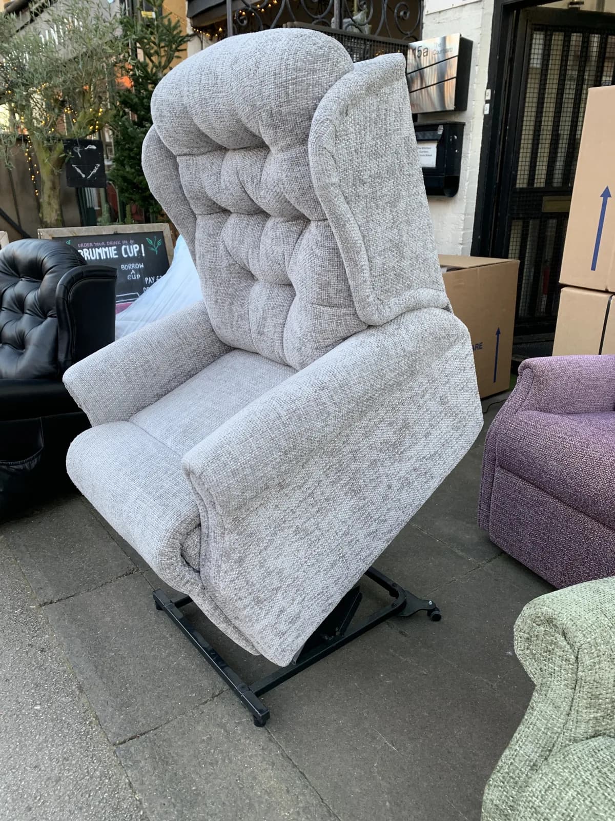 Celebrity Woburn Dual Motor Riser Recliner in Weave Silver — photograph 1