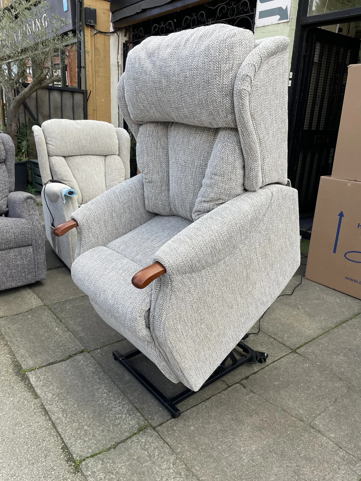 Celebrity Canterbury Cloud Zero Triple Motor Riser Recliner with Adjustable Headrest in Dalby Stone Standard Size — photograph 1