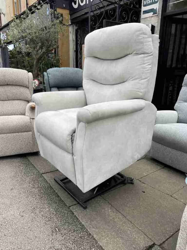 Celebrity Hollingwell CLOUD ZERO Large Size Triple Motor Riser Recliner Chair with Adjustable Headrest and Adjustable Lumber Support in Soft Touch Ivory — photograph 1