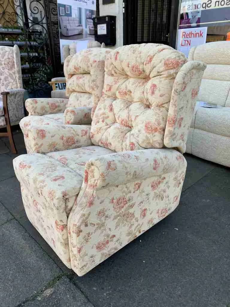 Celebrity Woburn Manual Recliner Chair in phoenix Rose — photograph 1