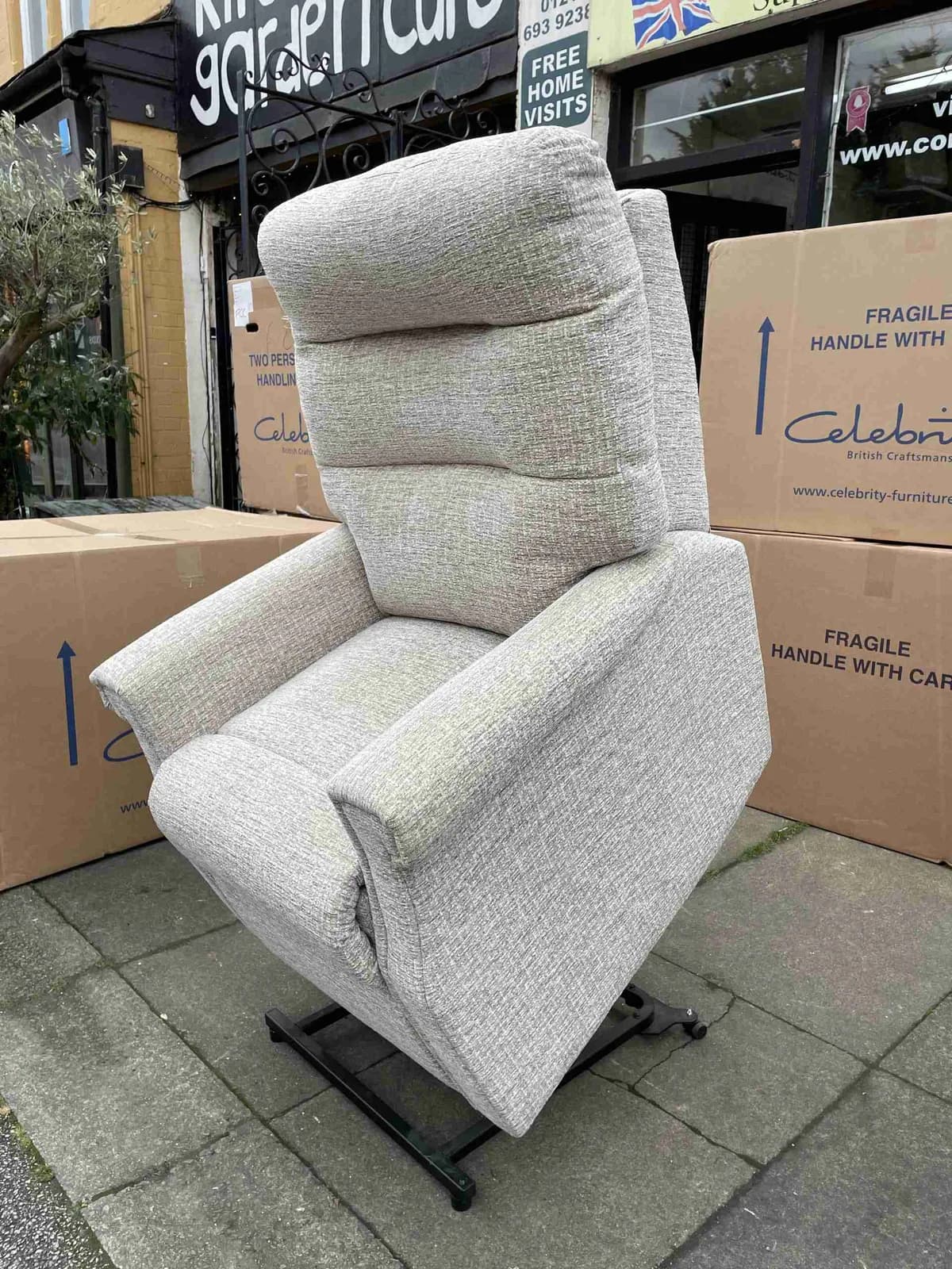 Celebrity Sandhurst Large Size Dual motor Riser Recliner in Byron Mocha — photograph 1