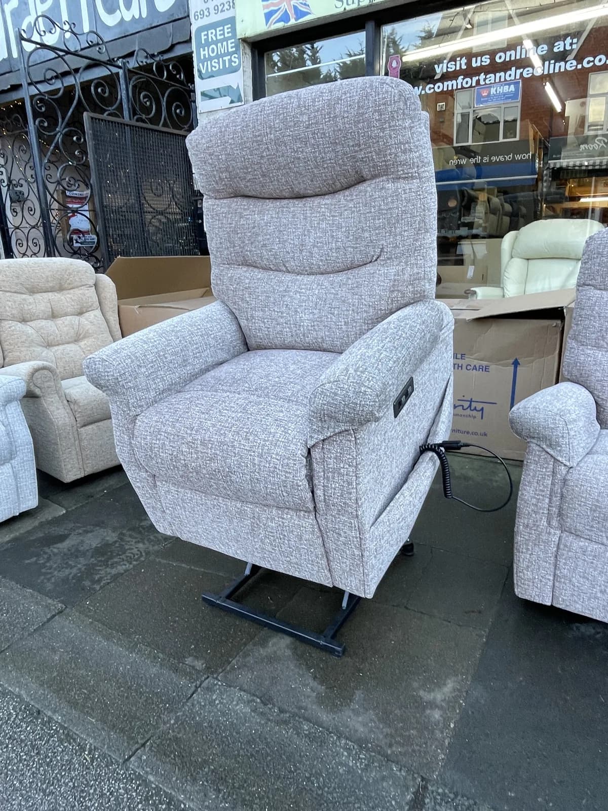 Celebrity Hollingwell CLOUD ZERO Large Size Triple Motor Riser Recliner Chair with Adjustable Headrest and Adjustable Lumber Support in FILEY NATURAL — photograph 1