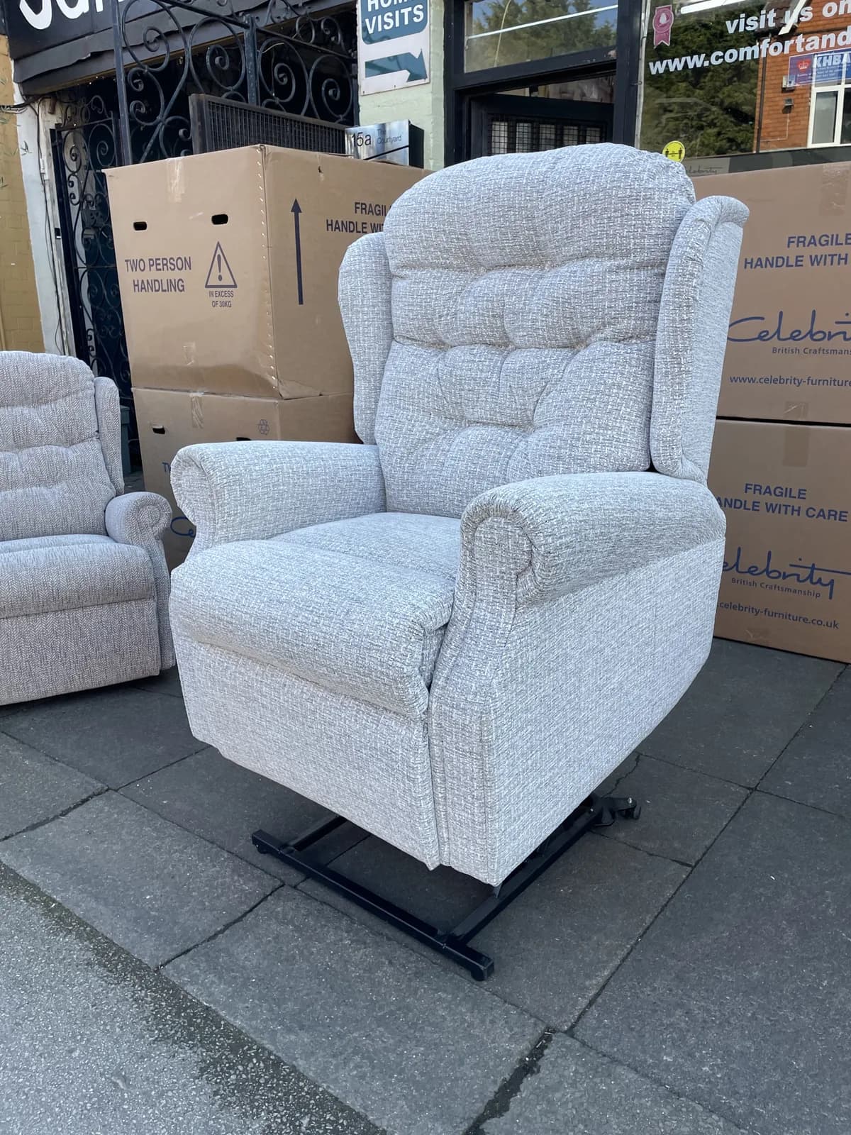 Celebrity Woburn Large Triple Motor CLOUD Riser Recliner in Byron Mocha — photograph 1