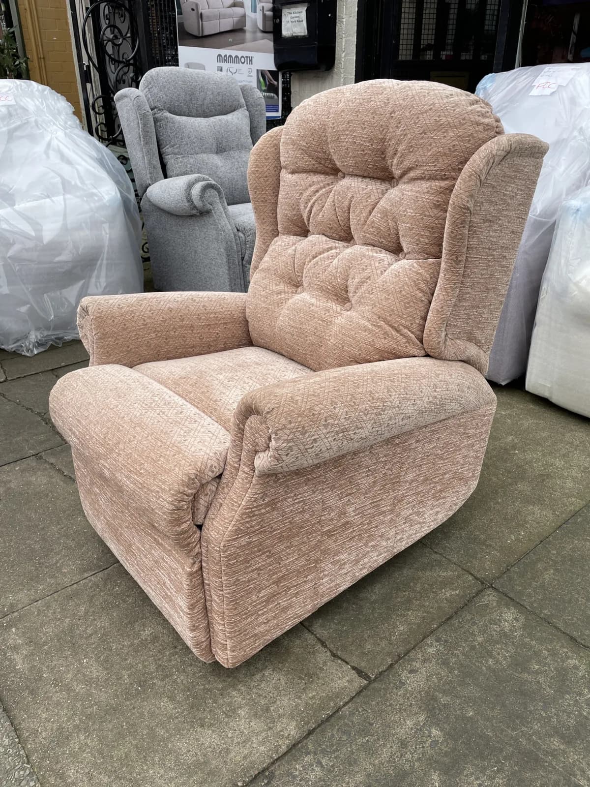 Celebrity Woburn Petite Dual Motor Riser Recliner in Quartz Chalk — photograph 1