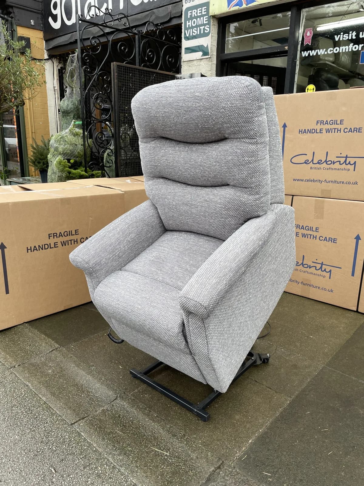 Celebrity Hollingwell CLOUD ZERO Triple Motor Riser Recliner Chair in Elgin Storm in the Standard Size — photograph 1