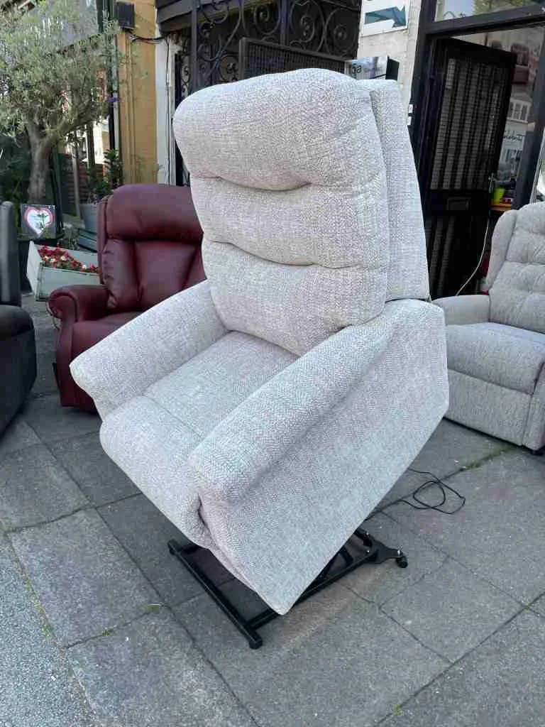 Hollingwell Standard Size Dual Motor Riser Recliner in Montage Natural — photograph 1