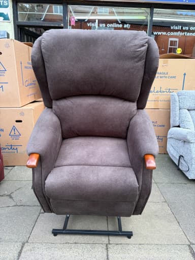 Westbury Large dual-motor chair in Wyburn Brunette fabric, upright front view