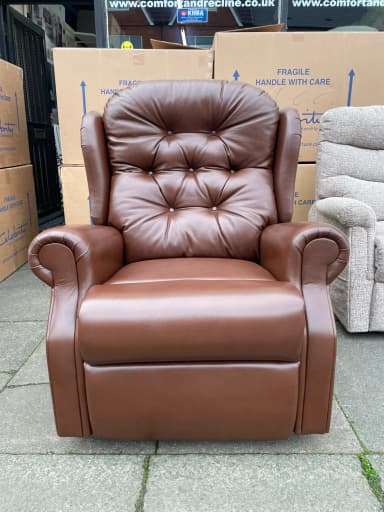 Woburn Large Cloud Zero chair in Antique Brown leather, front view